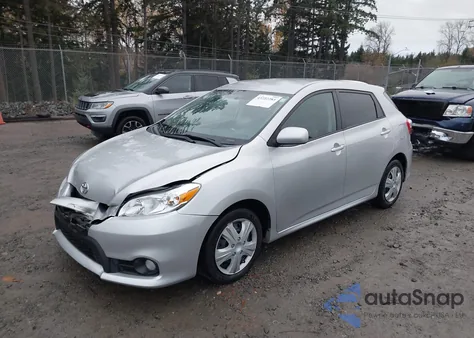 2011 Toyota Matrix z USA, uszkodzony, nr VIN 2T1KU4EE3BC661135